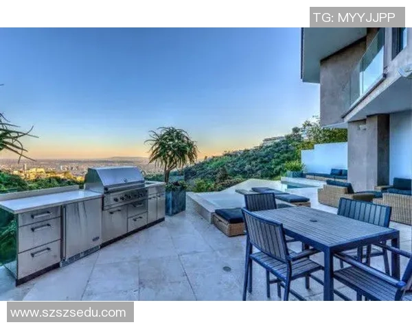 探访世界足球巨星豪宅揭秘 走进豪华生活背后的奢华与隐私