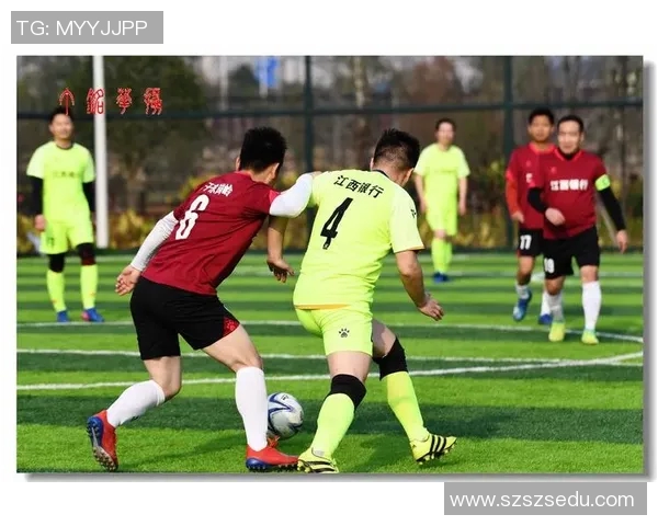 足球巨星畅游碧波展现水中英姿引发球迷热烈关注 足球巨星畅游碧波展现水中英姿引发球迷热烈关注