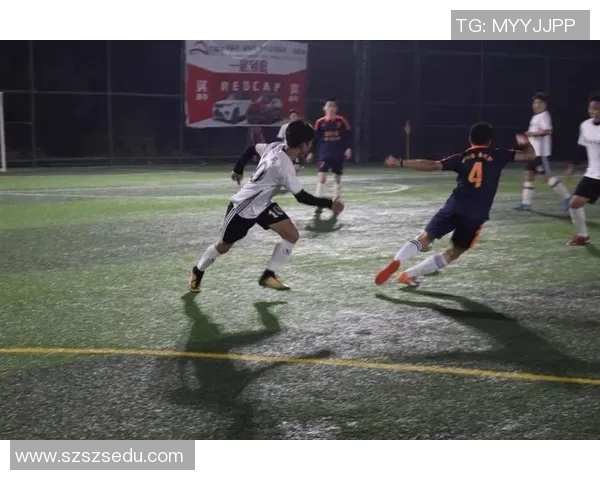 丁俊勇夺足球荣耀 顽强拼搏成就不凡传奇